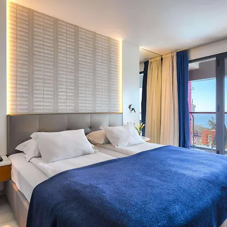 Hotell The Views Monumental 4*