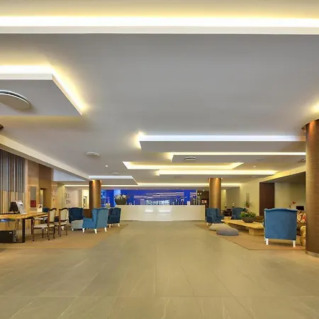 Hotell The Views Monumental 4*