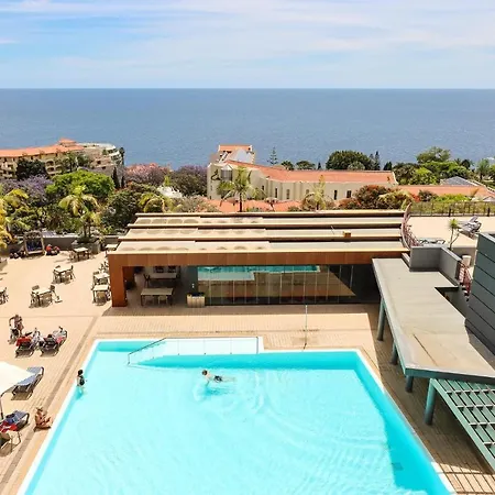 Hotell The Views Monumental 4*