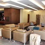 The Views Monumental 4* 푼샬