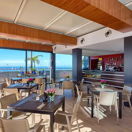 The Views Monumental Отель Фуншал