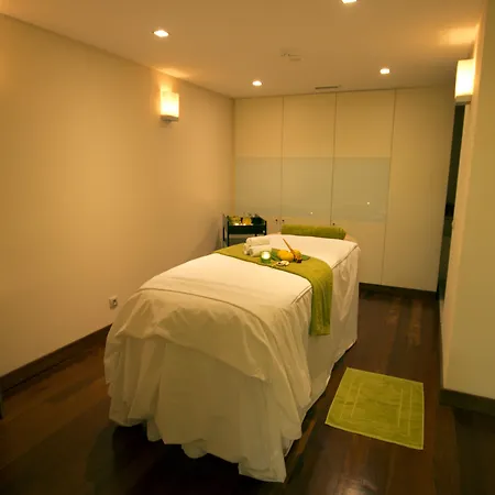 The Views Monumental Отель