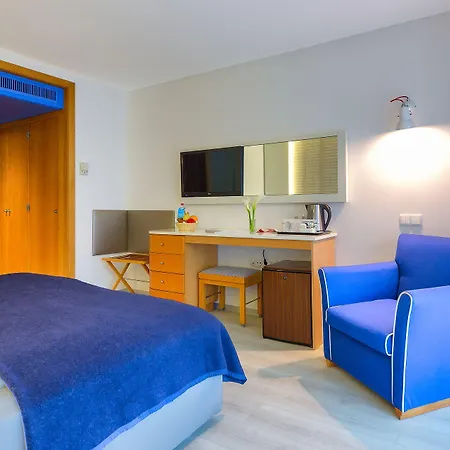 The Views Monumental Hotel 4*