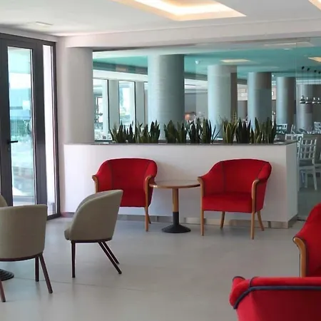 The Views Monumental