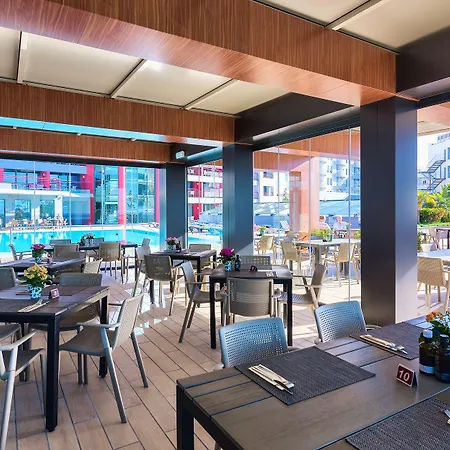 Отель The Views Monumental Фуншал