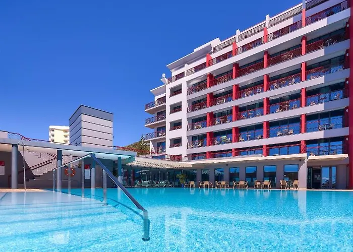 The Views Monumental 4*