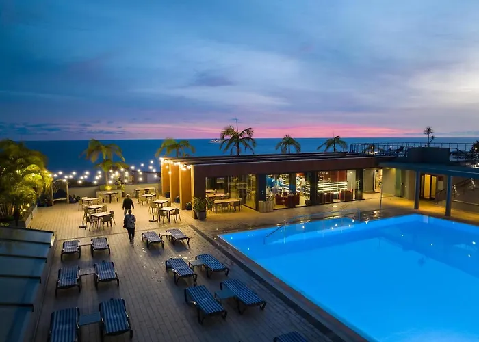 The Views Monumental