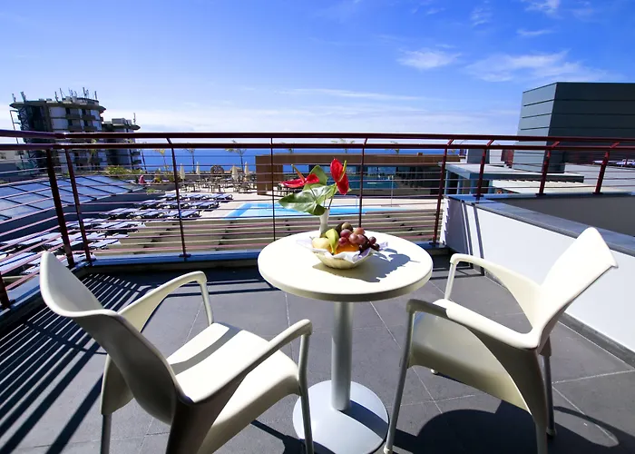 The Views Monumental 4* 푼샬