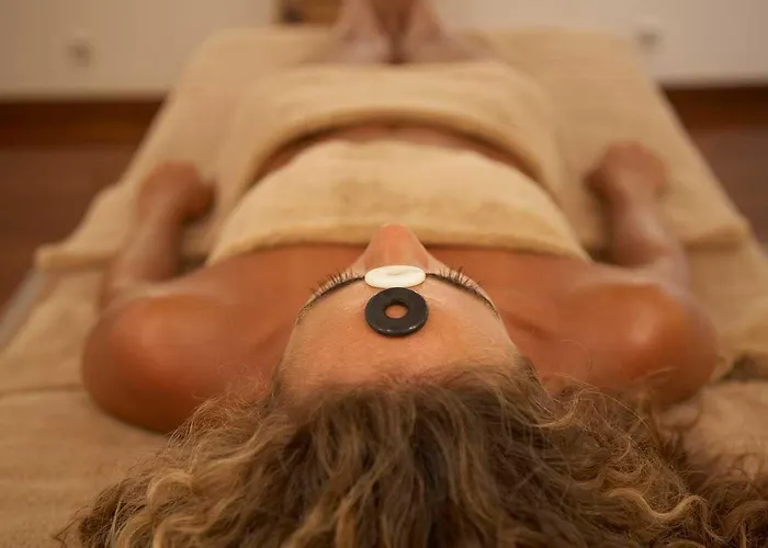 The Views Monumental 4*