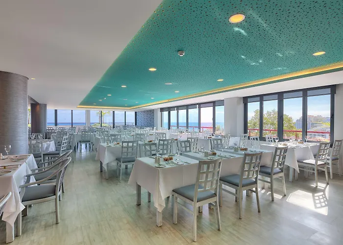 The Views Monumental 4*