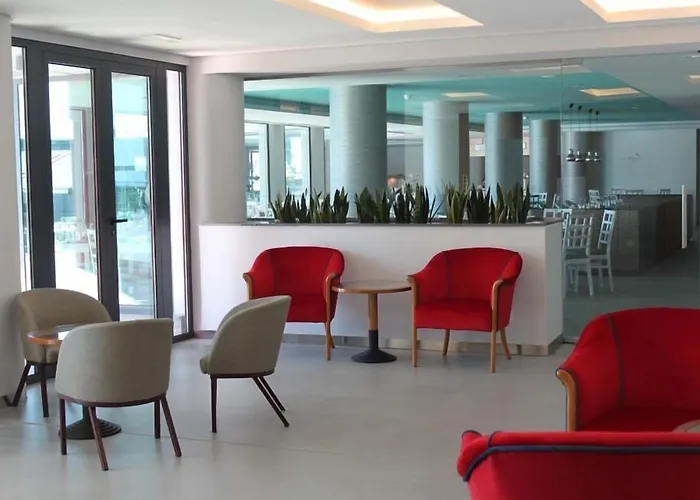 The Views Monumental