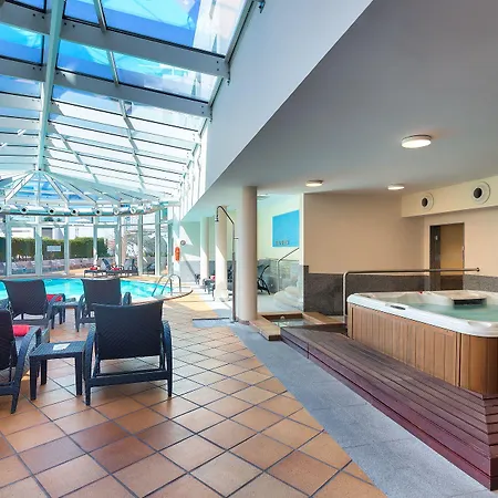 Otel The Views Monumental 4*
