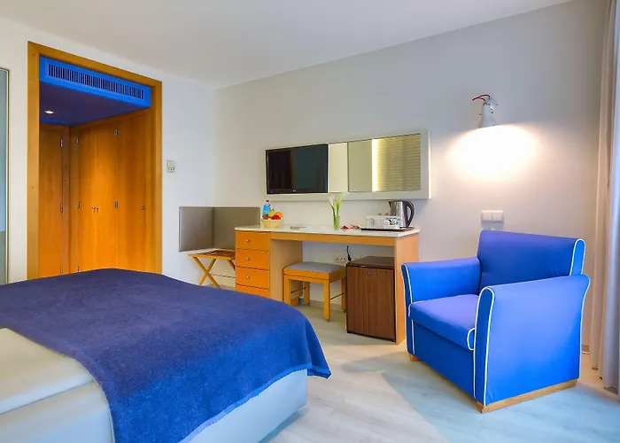 The Views Monumental Hotel 4*