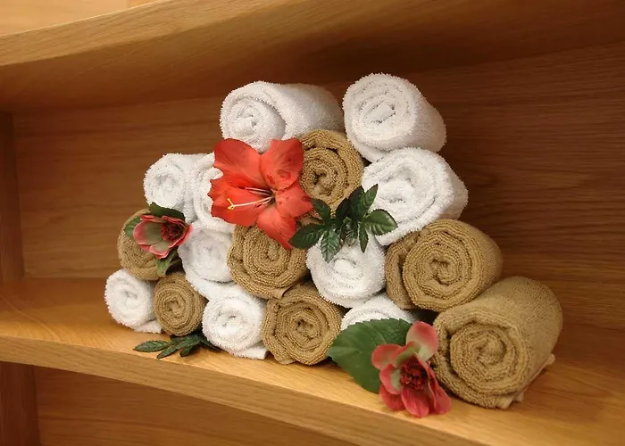 The Views Monumental 4*